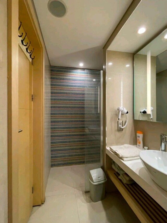 スタジオ ユニット ウィズ プール アンド ジム