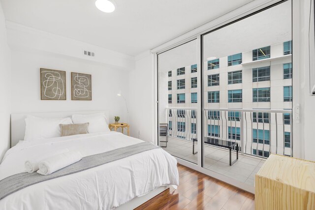 リラックス & フィール ザ グッド バイブス イン アワー コンド