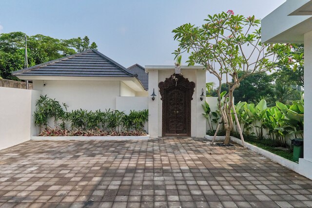 ヴィラ サンバディタ