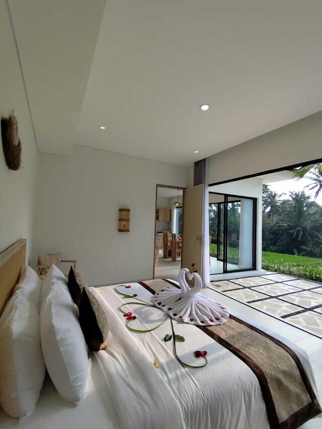 ヴィラ サンバディタ