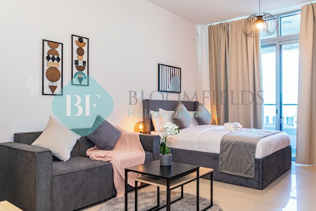 ブルームフィールズ スタイリッシュ スタジオ ジュルファー