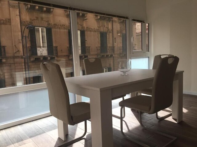 ジョージ ハウス パレルモ