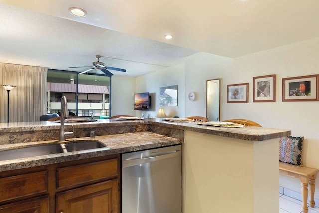 ホワイト サンズ ビレッジ 214 モダン コンド フォー 4 ウィズ エンヴィアブル オーシャン ビューズ!