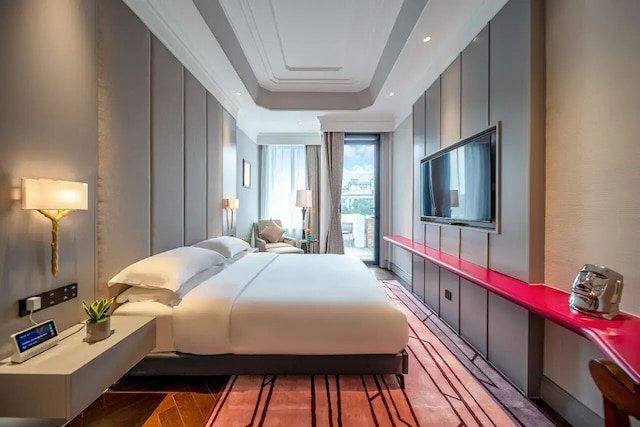 Seclusion with the mountain