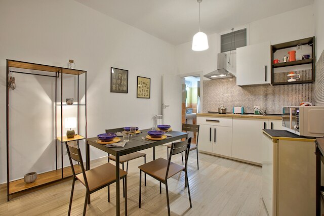 ラヴァナス 314 バリ ニア ステーション