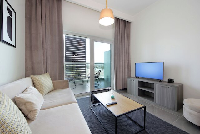 ブルームフィールズ スタジオ ウィズ バルコニー レオナルド