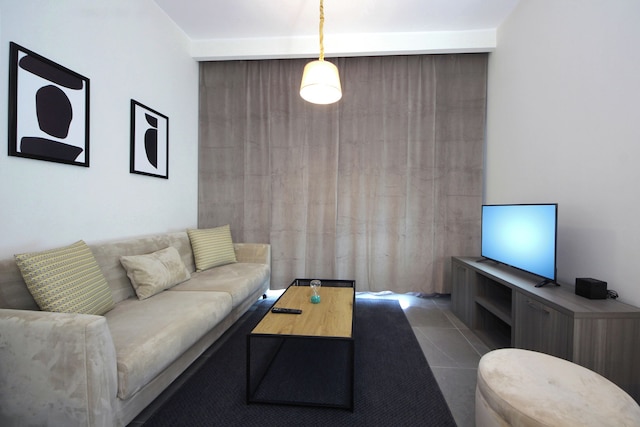 ブルームフィールズ スタジオ ウィズ バルコニー レオナルド