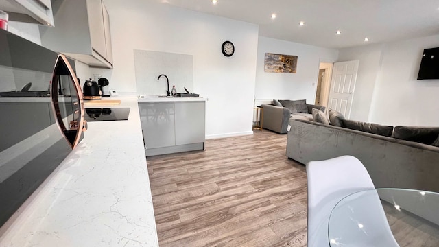 エレガント ステイ イン アーウェル チャンバーズ