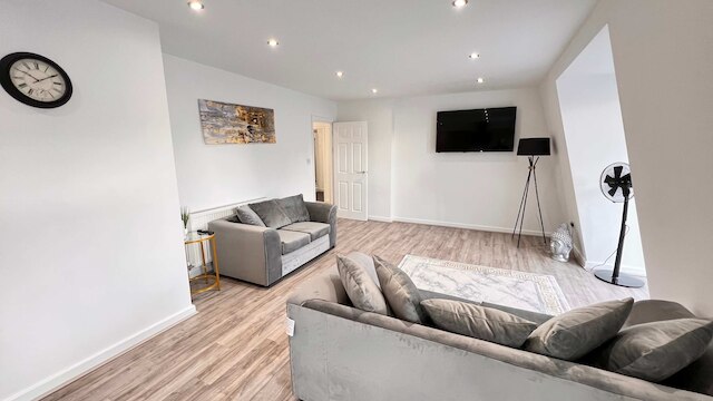 エレガント ステイ イン アーウェル チャンバーズ