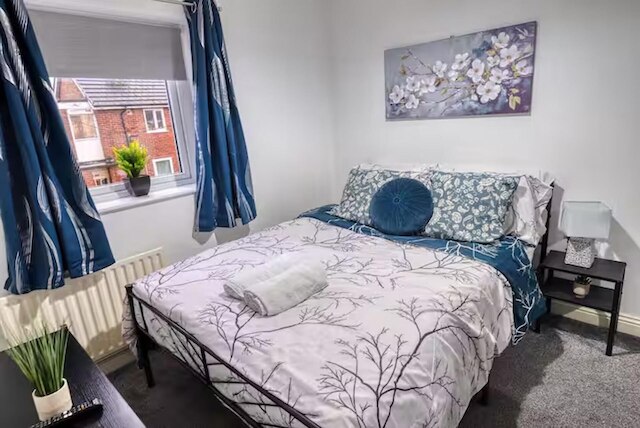 ラスト ミン ウィークエンド ステイ, トラフォード, ペッツ ウェルカム