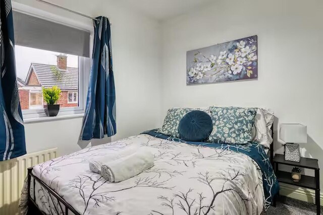 ラスト ミン ウィークエンド ステイ, トラフォード, ペッツ ウェルカム