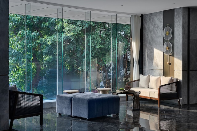 Lavande Hotel Guangzhou Beijing Road Pedestrian Street Haizhu Square Metro Station Branch - Free Deliver Service to Canton Fair Complex During Canton Fair Period