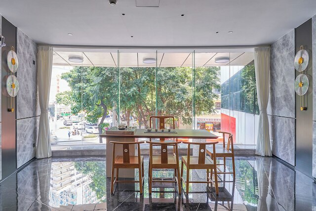 Lavande Hotel Guangzhou Beijing Road Pedestrian Street Haizhu Square Metro Station Branch - Free Deliver Service to Canton Fair Complex During Canton Fair Period