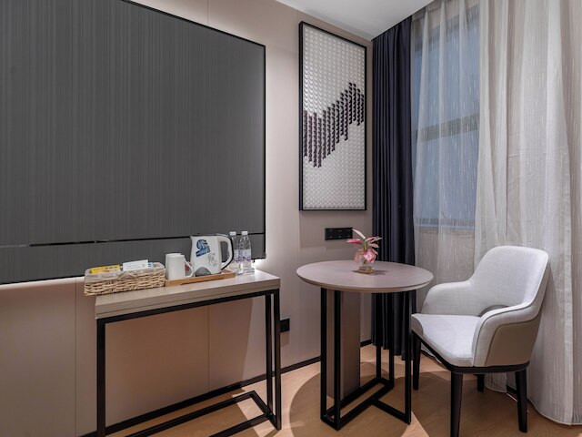 Lavande International Hotel Guangzhou TaiKoo Hui Square Shipaiqiao Metro Station Branch - Free Shuttle Bus to Canton Fair Complex During Canton Fair Period