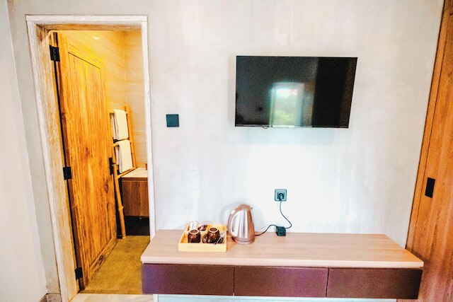 クイーンアラ ローカル ハウス