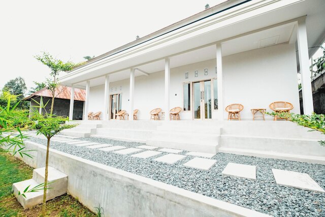 クイーンアラ ローカル ハウス