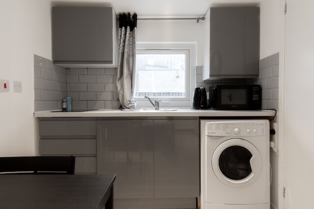 エッジウェア ロード アパートメンツ