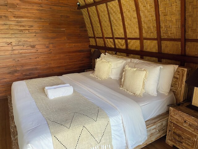 ニャンニャン バンガロー ウルワツ