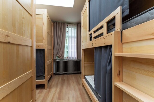 Shi San Du Fu Qing Nian Lv She