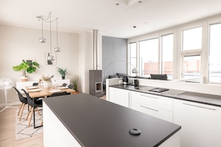 2ndhomes スタニング ペントハウス ウィズ サウナ