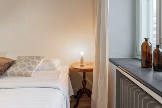 スモール スタジオ イン ア プライム ロケーション