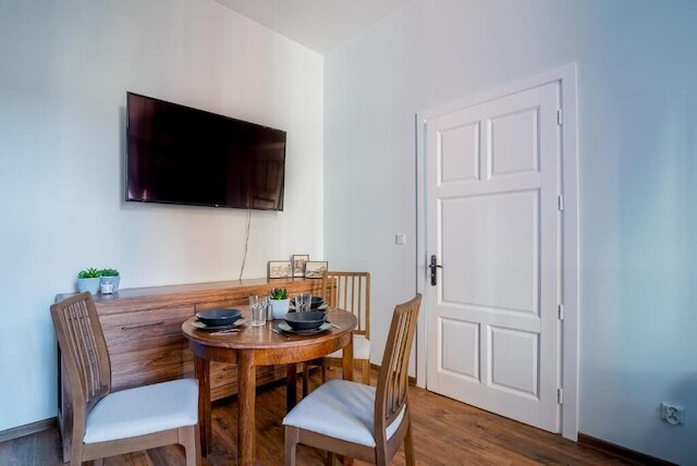 オーク ツリー オールド タウン アパートメンツ