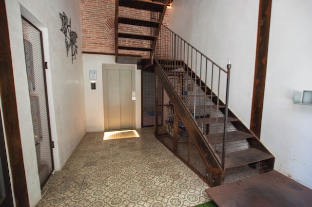 クラシック カテドラル アパートメンツ