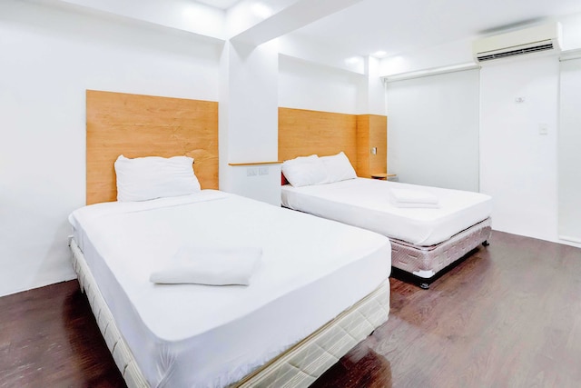 タウンハウス オーク BRブロック ブティック & レジデンシズ、カラヤアン アベニュー、ニア アヤラ モール、ポブラシオン、マカティ、マニラ