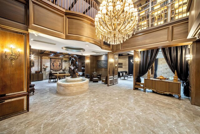 AI Lives In The Future Hotel - Xi'an Drum Tower Old City Root G Park Store