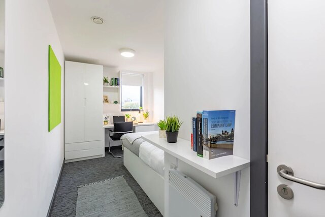 アボダス グラスワークス リバプール