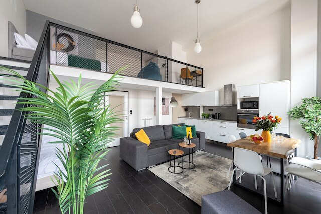 モダン ロフト アパート ニア メトロ クリジーコヴァ