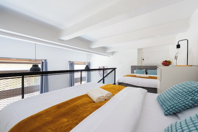 チャーミング ロフト スタジオ アパート ウィズ パーキング