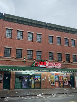 シージェイ ホームズ