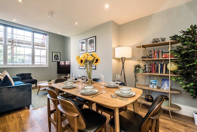 ホスト ステイ キャサリン クォーターズ