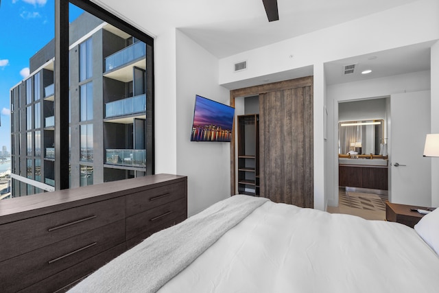 ラグジュアリー 45FL コンド ウィズ シティ ビューズ