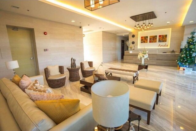 アヌヴァ レジデンス