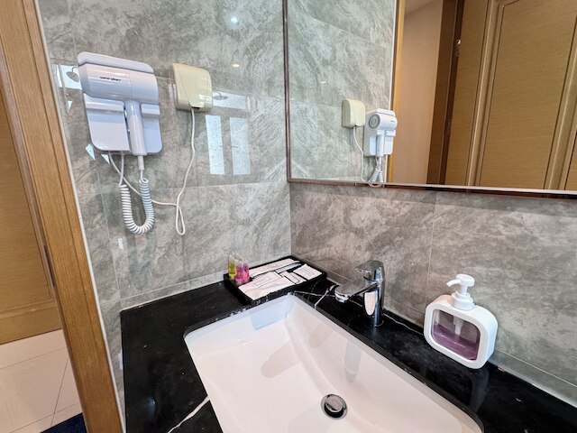 R&F プリンセス コーブ バイ ロンユ