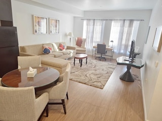 プレミア アパートメンツ イン ヴァイブレント ダウンタウン LA