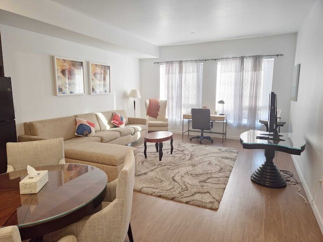 プレミア アパートメンツ イン ヴァイブレント ダウンタウン LA