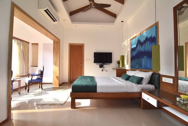 ビーチ パラダイス ミラマー ゴア