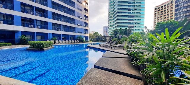 エア レジデンス - モダン スタジオ ウィズ シティ スカイライン ビュー