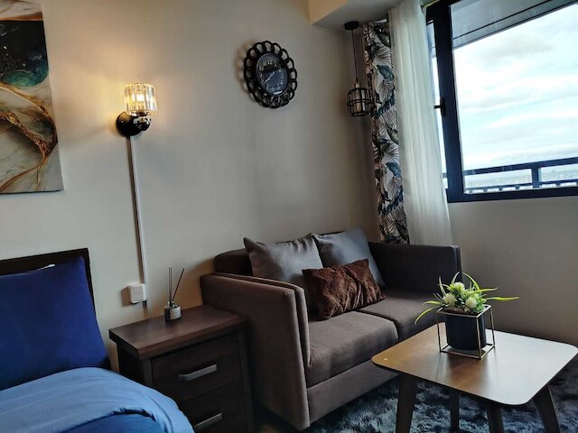 エア レジデンス - モダン スタジオ ウィズ シティ スカイライン ビュー