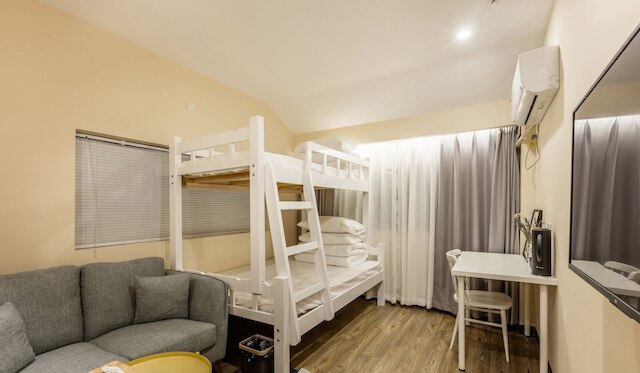 Yijian forest Tongji university branch