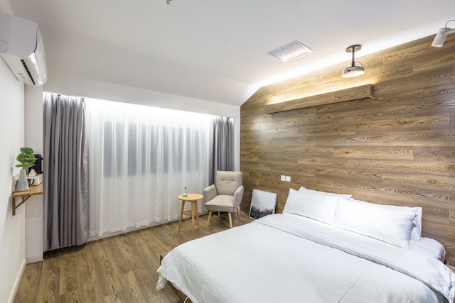 Yijian forest Tongji university branch