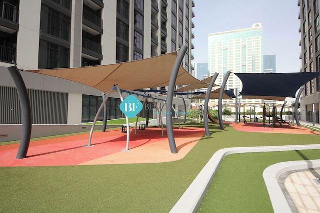 ブルームフィールド 2ベッドルーム イン ブリッジズ アル リーム