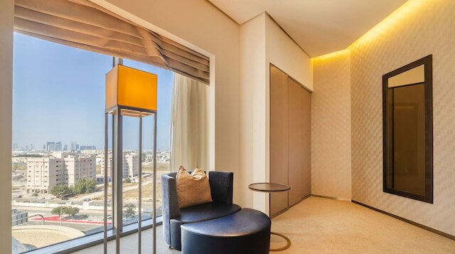 プレミアム スタジオ ニア ドバイ フレーム ワフィ モール