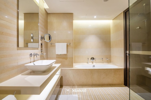 プレミアム スタジオ ニア ドバイ フレーム ワフィ モール