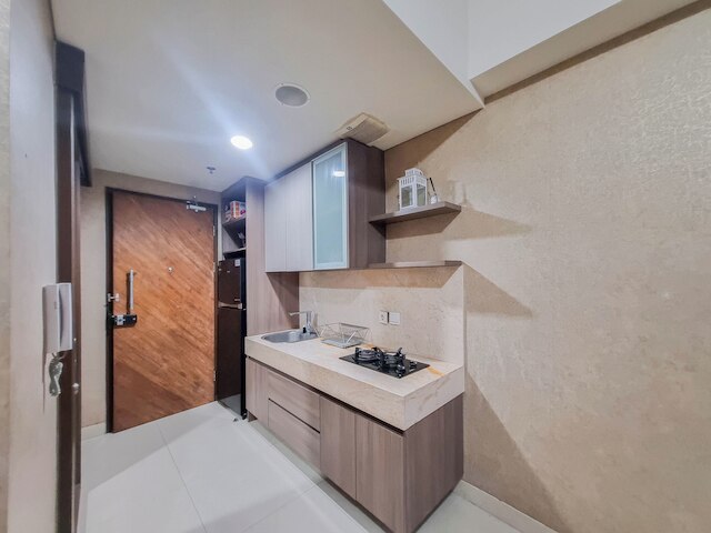 コージー アンド ウォーム スタジオ ルーム アット ウッタラ ジ アイコン アパートメント