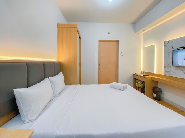 コージー アンド エンジョイ リビング スタジオ アット ザ アルトン アパートメント