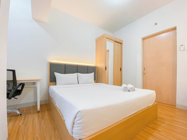 コージー アンド エンジョイ リビング スタジオ アット ザ アルトン アパートメント